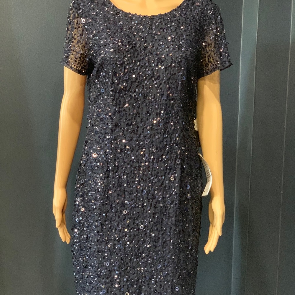 Dresses - Picture 6 of 6